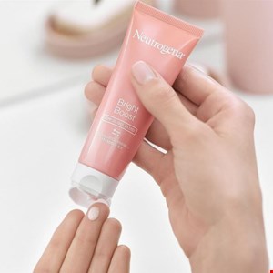 سرم روشن کننده و ضد لک نوتروژینا مدل Bright Boost